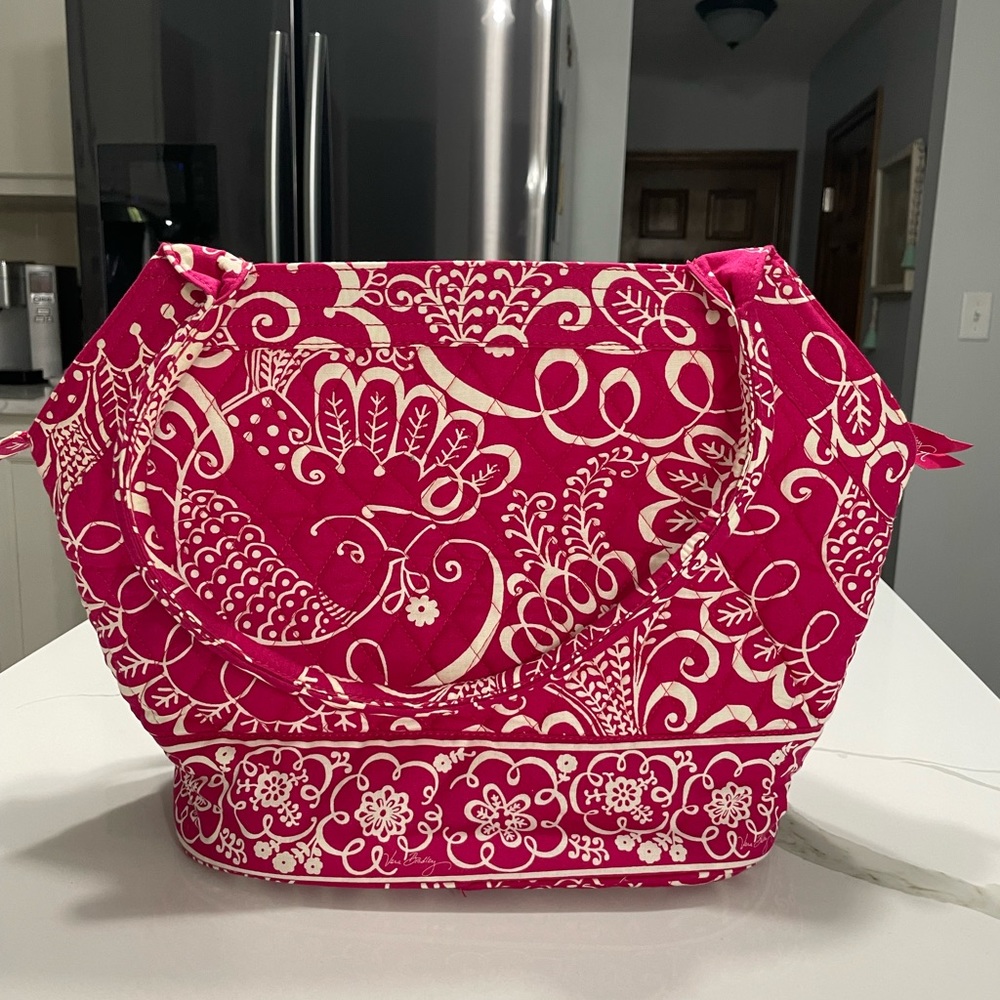 Vera Bradley | Twirly Birds Tote Large 16”x12” Full Top Zipper Closure